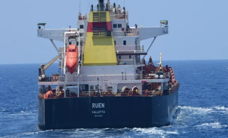 WATCH: इंडियन नेवी को बड़ी सफलता, सोमाली समुद्री लूटरों को दी मात