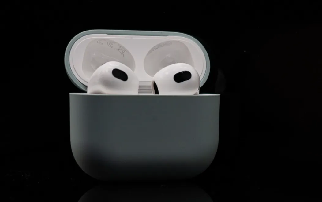 airpods-with-camera-apple-new-product-know-how-it-works