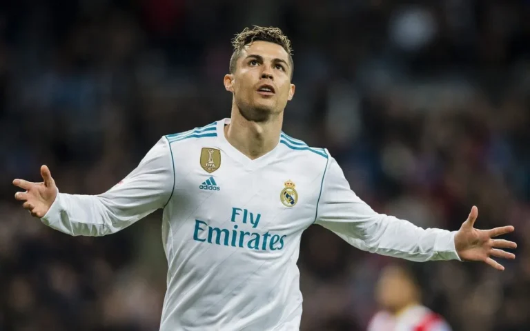 ronaldo-net-worth-youtube-family-earning