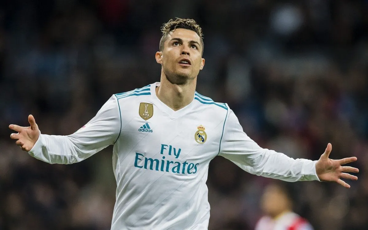 ronaldo-net-worth-youtube-family-earning