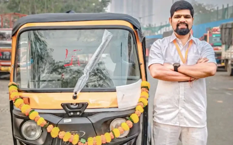 graphic-designer-turns-auto-driver-after-job-loss-kamlesh-kamtekar-story